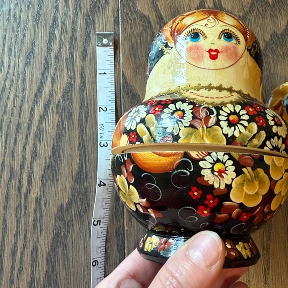 Matryoshka Russian Nesting Dolls Set - Picture 2 of 7